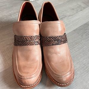 Freebird Macbeth Loafer in Blush with Snakeskin